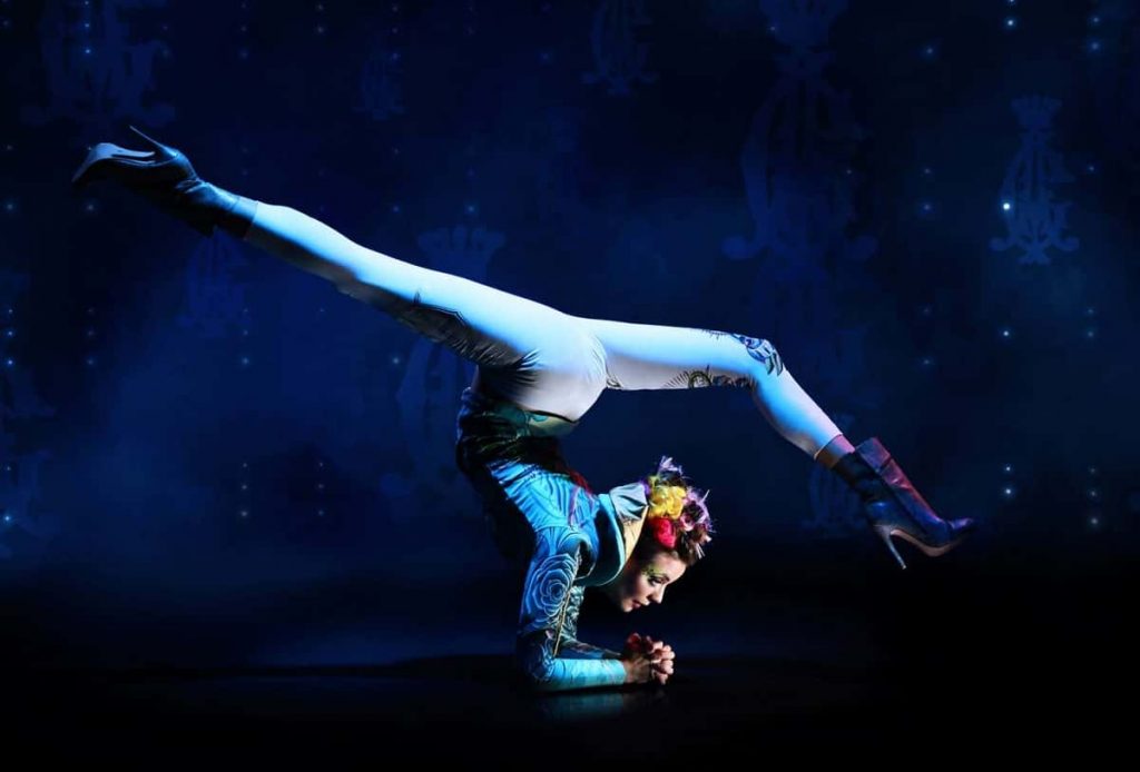 Original-Photography-Print-Advertising-Ed-Hardy-Jugglers-Jeff-Carrillo-by-ArmenoDesign.com-7-1024x694